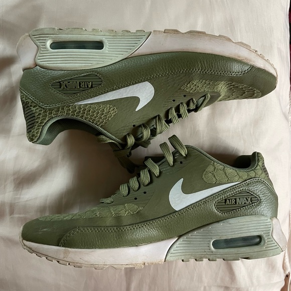 200 nike green